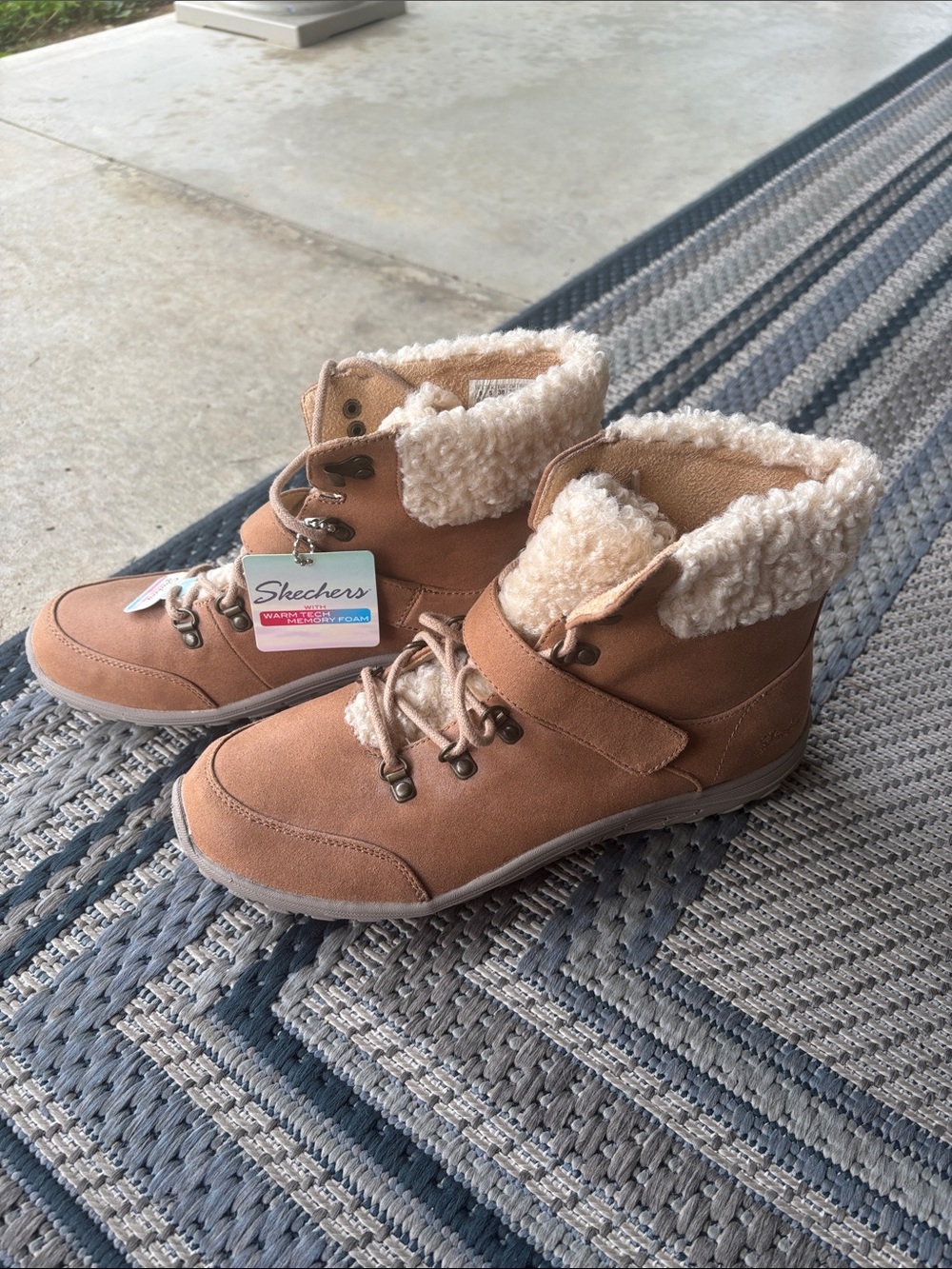 Skechers  Tan Faux-Shearling Lace & Strap Ankle Boots size 8